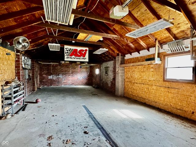 1154 S State Road 135, Brownstown, IN 47220