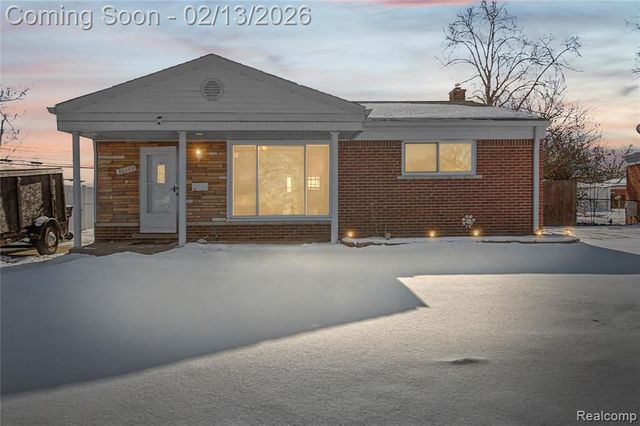 30363 Indigo Street, Roseville, MI 48066