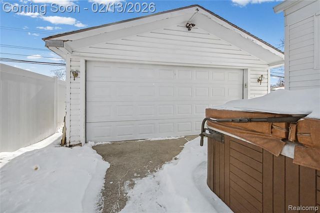 30363 Indigo Street, Roseville, MI 48066