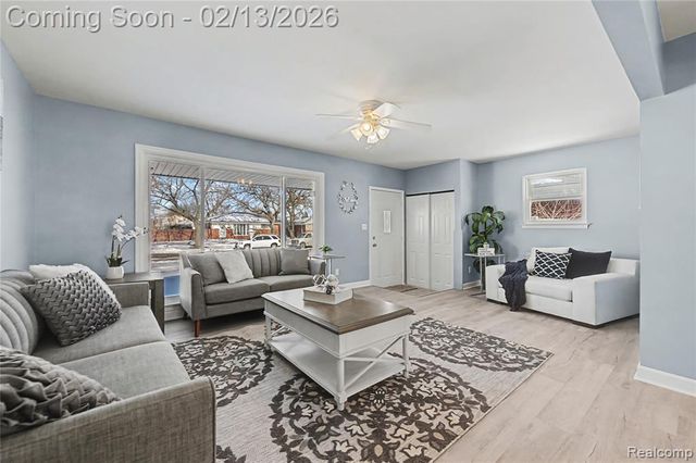 30363 Indigo Street, Roseville, MI 48066