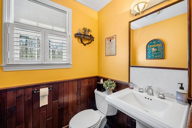 1252 Pleasant St, Brockton, MA 02301