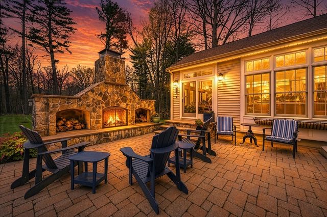 1252 Pleasant St, Brockton, MA 02301