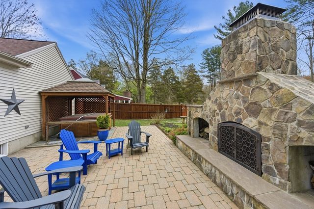 1252 Pleasant St, Brockton, MA 02301