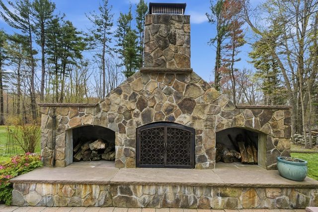 1252 Pleasant St, Brockton, MA 02301