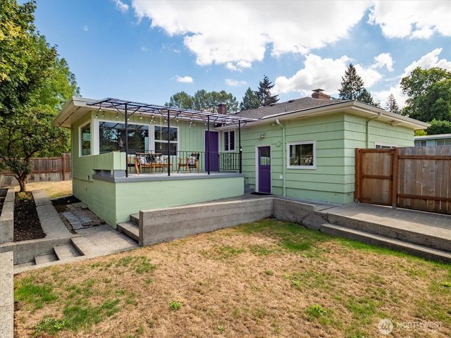 5828 S 144th St, Tukwila, WA 98168