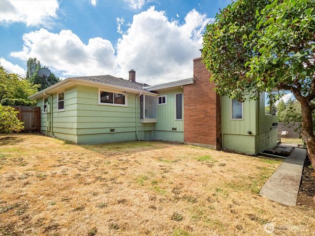 5828 S 144th St, Tukwila, WA 98168