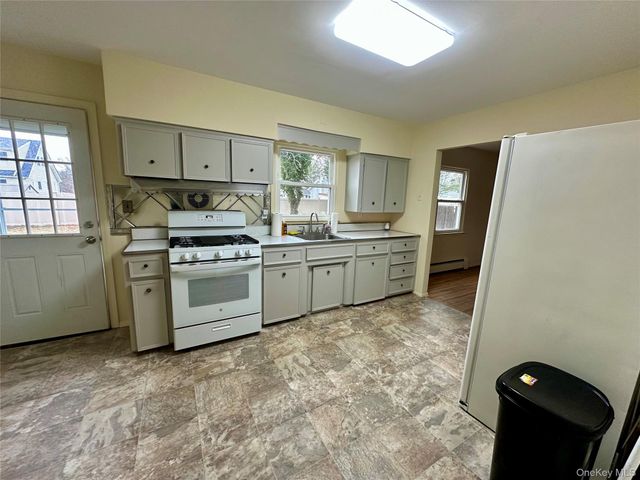 74 Clifton Place, Port Jefferson Station, NY 11776
