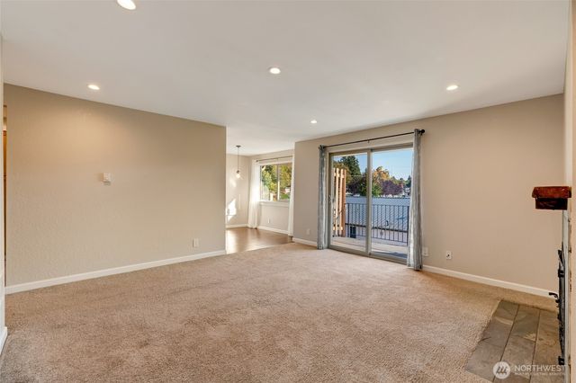 4904 81st Place SW #304, Mukilteo, WA 98275