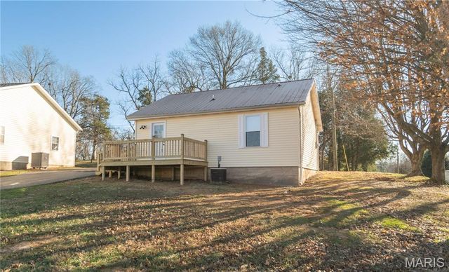 301 Cape Road, Bloomfield, MO 63825