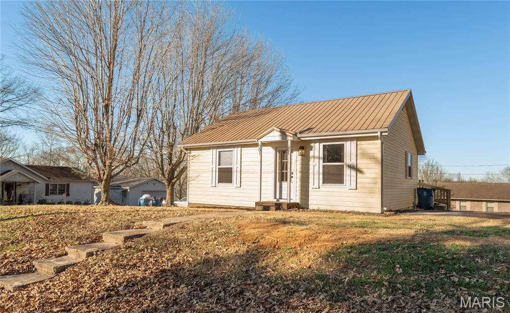 301 Cape Road, Bloomfield, MO 63825