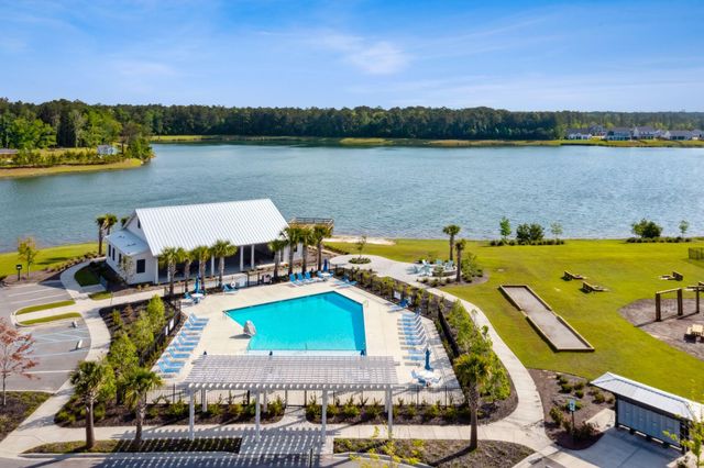 673 Pontoon Road, Huger, SC 29450