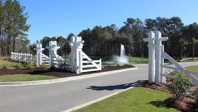 673 Pontoon Road, Huger, SC 29450