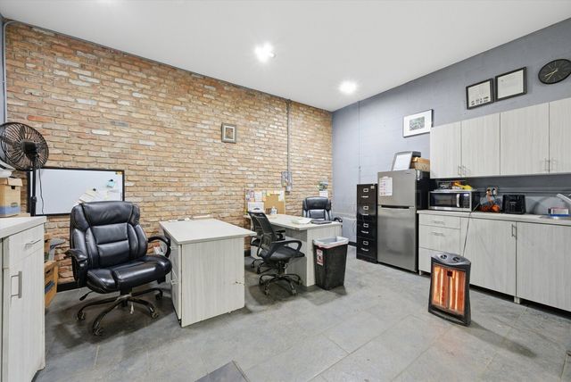 3252 W 31st Street, Chicago, IL 60623