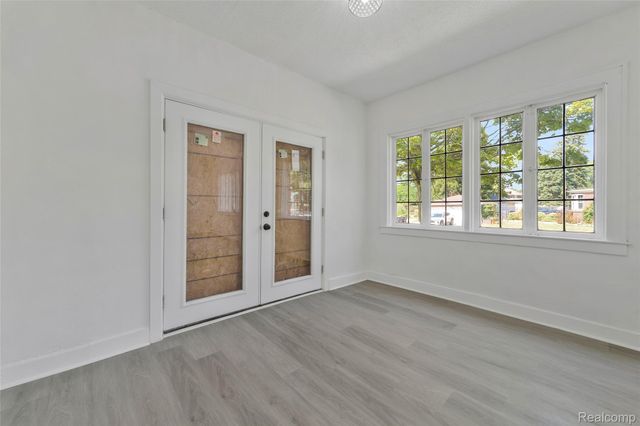 8951 La Salle Blvd, Detroit, MI 48206