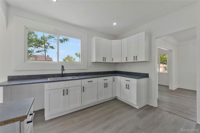 8951 La Salle Blvd, Detroit, MI 48206