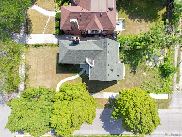 8951 La Salle Blvd, Detroit, MI 48206