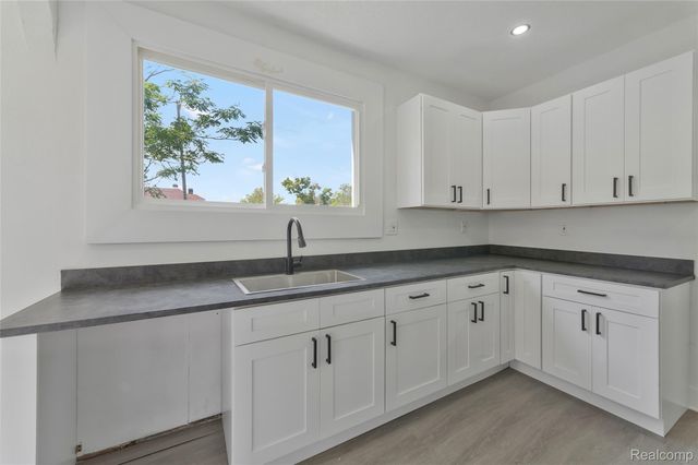 8951 La Salle Blvd, Detroit, MI 48206