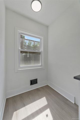 8951 La Salle Blvd, Detroit, MI 48206