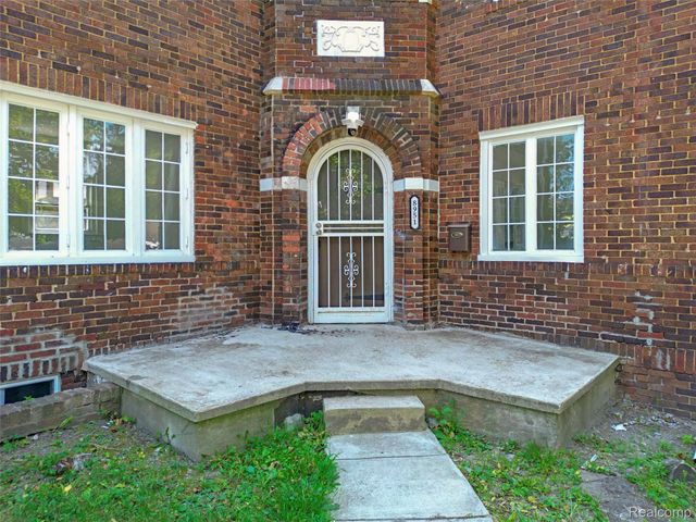 8951 La Salle Blvd, Detroit, MI 48206