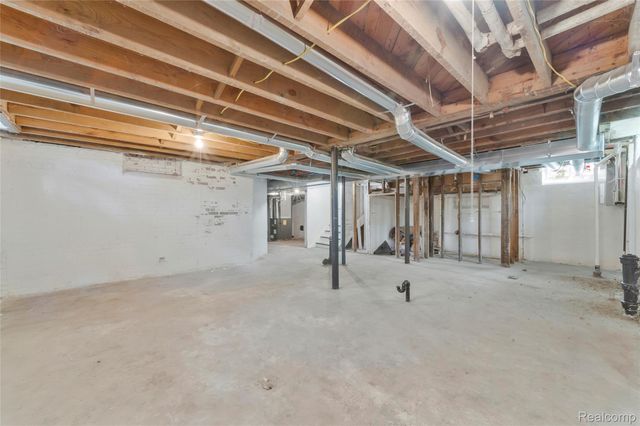 8951 La Salle Blvd, Detroit, MI 48206