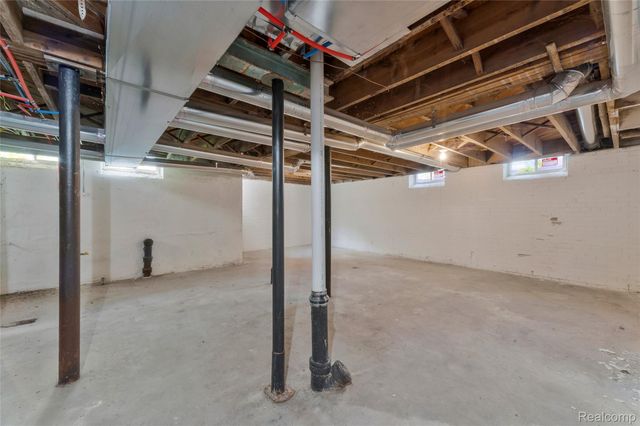 8951 La Salle Blvd, Detroit, MI 48206