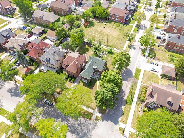 8951 La Salle Blvd, Detroit, MI 48206