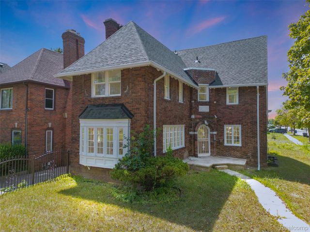 8951 La Salle Blvd, Detroit, MI 48206