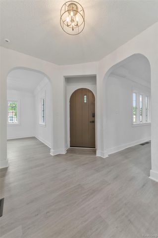8951 La Salle Blvd, Detroit, MI 48206