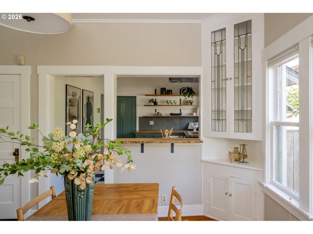 615 Se SPOKANE St, Portland, OR 97202