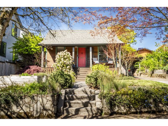 615 Se SPOKANE St, Portland, OR 97202