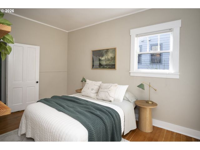 615 Se SPOKANE St, Portland, OR 97202