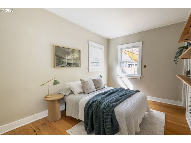 615 Se SPOKANE St, Portland, OR 97202