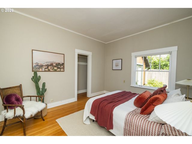 615 Se SPOKANE St, Portland, OR 97202