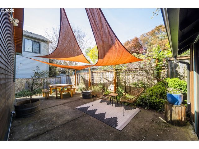 615 Se SPOKANE St, Portland, OR 97202