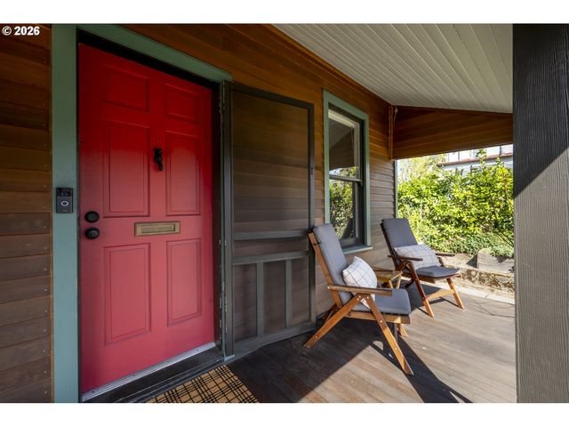 615 Se SPOKANE St, Portland, OR 97202