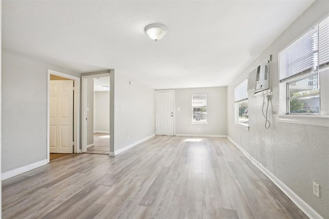 2010 E YUKON STREET, Tampa, FL 33604