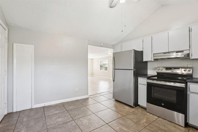 2010 E YUKON STREET, Tampa, FL 33604