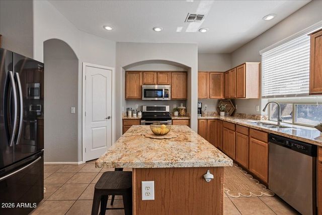 10335 W SOUTHGATE Avenue, Tolleson, AZ 85353