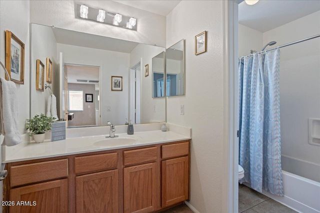 10335 W SOUTHGATE Avenue, Tolleson, AZ 85353