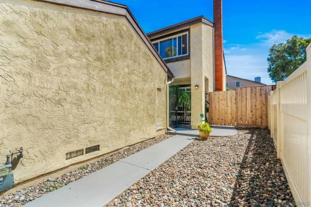 8963 Capcano, San Diego, CA 92126