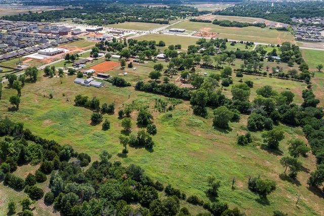 11133 SW 29th Street, Yukon, OK 73099