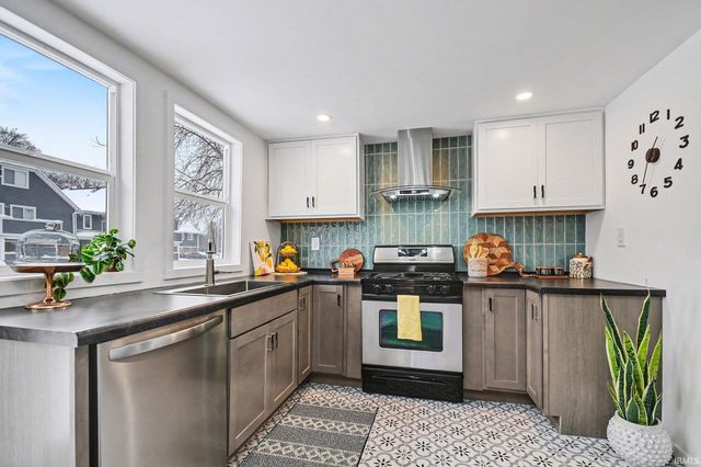 428 W Jefferson Boulevard, Mishawaka, IN 46545