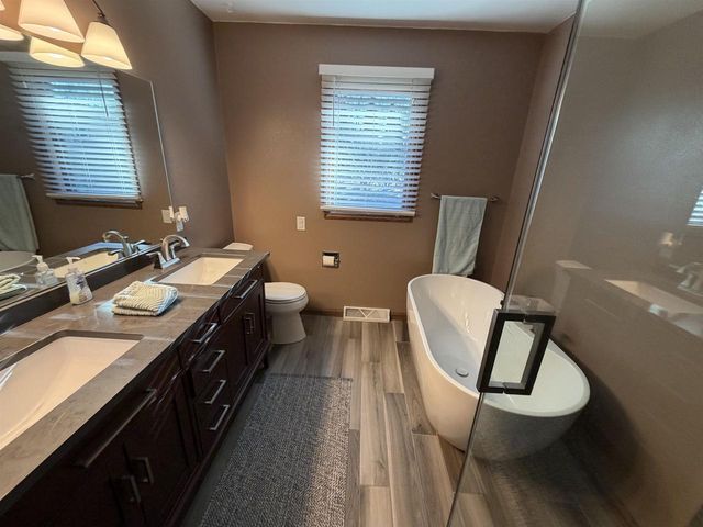 1303 Wexford Drive, Waunakee, WI 53597