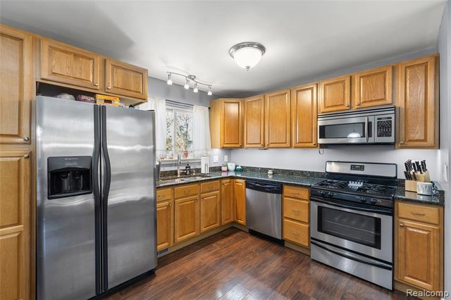 1152 Heritage Drive, Canton, MI 48188