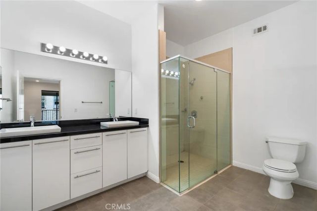 230 S Jackson 309, Glendale, CA 91205