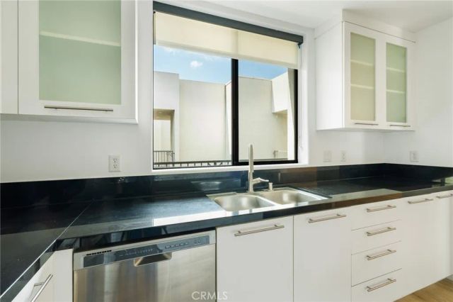 230 S Jackson 309, Glendale, CA 91205