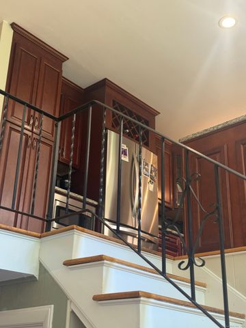 10 South Ledge Rock Road, East Lyme, CT 06357