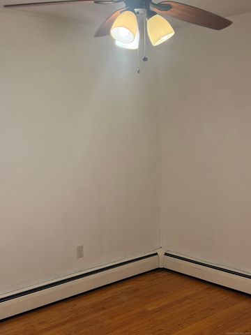 10 South Ledge Rock Road, East Lyme, CT 06357