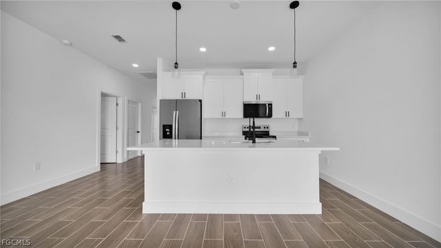 4991 Fairway CT, Lehigh Acres, FL 33973