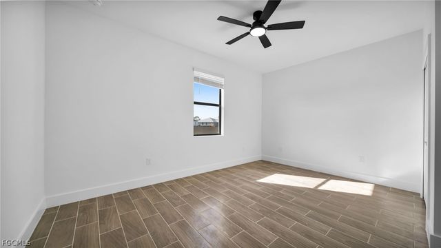 4991 Fairway CT, Lehigh Acres, FL 33973